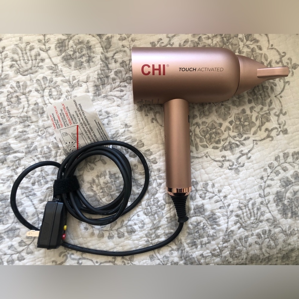 CHI 1500 Series Touch Activated Hair Dryer
